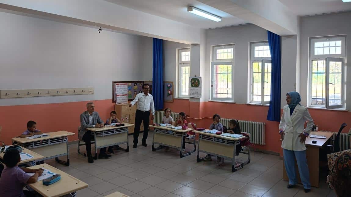 Karaman Valisi Mehmet Fatih ÇİÇEKLİ'nin okul ziyareti